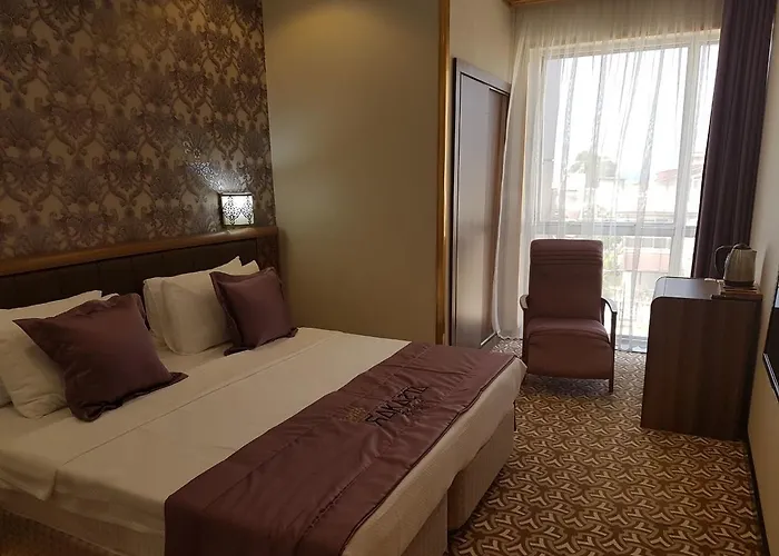 Rakasta Boutique & Convention Center Otel 4*